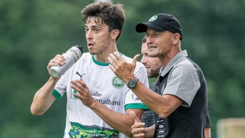 Einst Bullen, heute gemeinsam bei St. Gallen: Albert Vallci (li.) und Peter Zeidler. (Bild: EXPA/ Stefan Adelsberger)