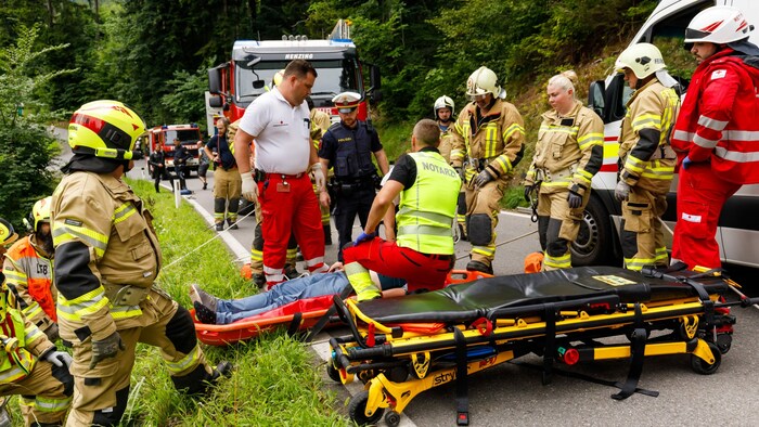 Der Verletzte wurde nach der Erstversorgung ins LKH Feldkirch gebracht.