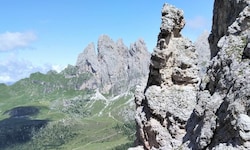 Der Mann war auf einem steilen Abschnitt 20 Meter in die Tiefe gestürzt. (Archivbild)