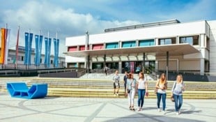 In der Aula der Alpen-Adria-Uni fand gestern noch die letzte Podiumsdiskussion statt. (Bild: AAU/Daniel Waschnig)