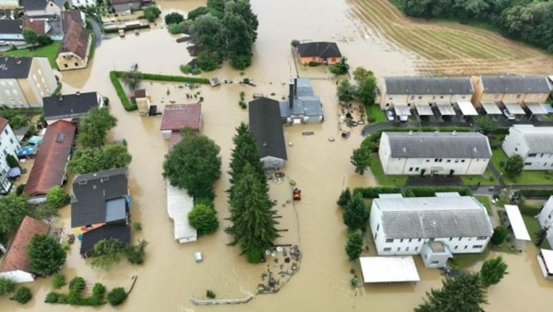 Gnas stand am Freitag unter Wasser (Bild: Landesfeuerwehrverband Steiermark)