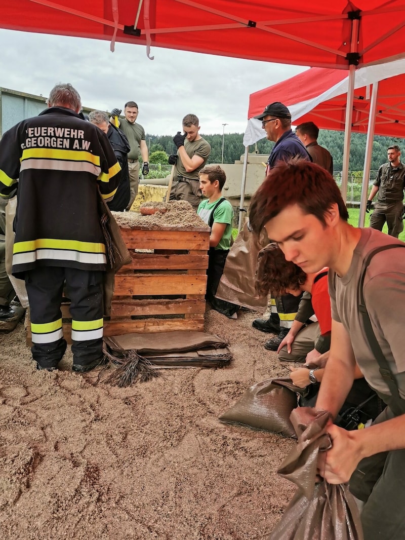 25 Soldaten hilft den Einsatzkräften nach dem Starkregen (Bild: Andreas Scherer/Bundesheer)