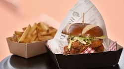 Der Backhendl-Burger aus St. Michael lässt niemanden hungrig zurück (Bild: Holitzky Roland)