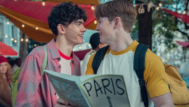 Joe Locke (links) und Kit Connor als Charlie und Nick, die sich in der ersten Staffel von „Heartstopper“ verlieben und nun in der zweiten mit den Hürden ihrer Beziehung kämpfen. (Bild: © 2022 Netflix, Inc.)