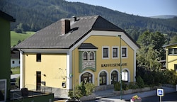 Die Bank in Unternberg wird auf Automaten- Betrieb umgestellt. In die Räumlichkeiten der Raiffeisen kommt ein Dorfladen. (Bild: Holitzky Roland)