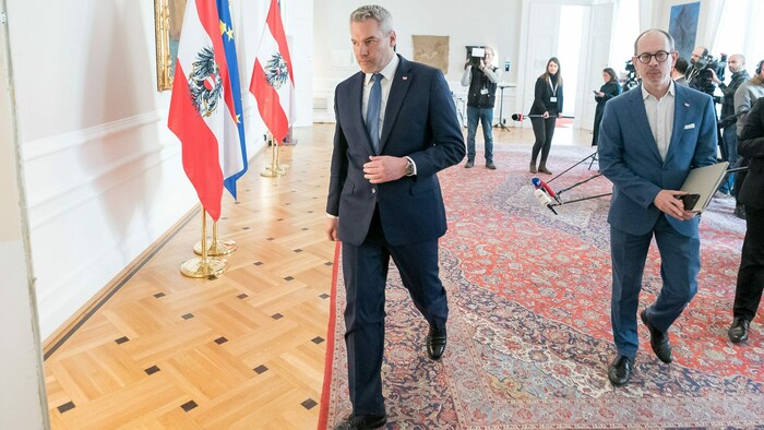 Kann Nehammer als lachender Dritter vom Platz gehen?