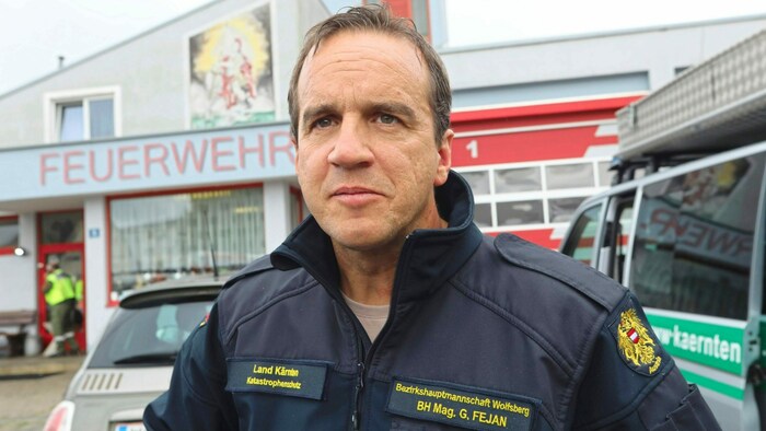 „Beim Krisenstab haben wir uns prophylaktisch auf die Evakuierung mehrerer Häuser vorbereitet.“, ...