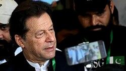 Pakistans Oppositionsführer Imran Khan ist in einem Korruptionsprozess schuldig gesprochen worden. (Bild: AFP)