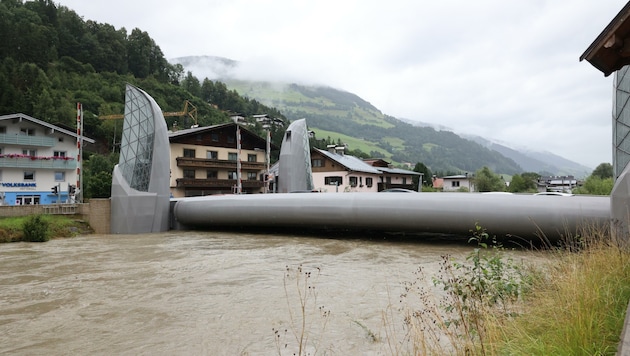 In Mittersill stand der Pegel der Salzach am Samstag besonders hoch. Doch ein Alarm wurde nicht ausgelöst. (Bild: Hölzl Roland)