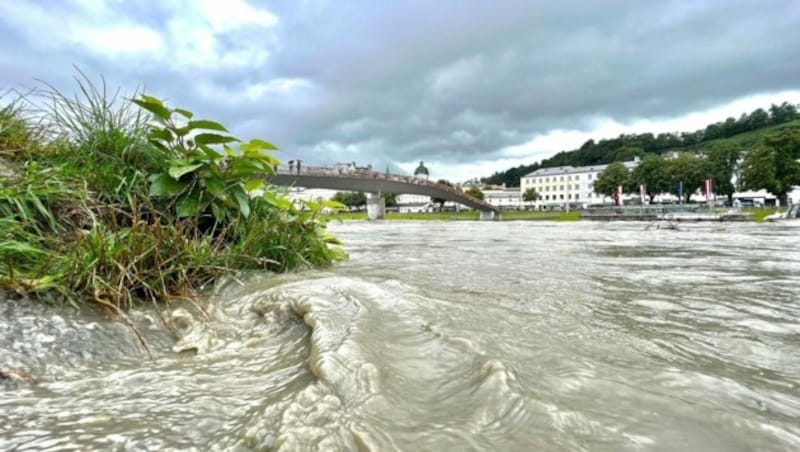 Auch in der Stadt Salzburg machten sich die Regenfälle bemerkbar. Radunterführungen mussten gesperrt werden. (Bild: Markus Tschepp)