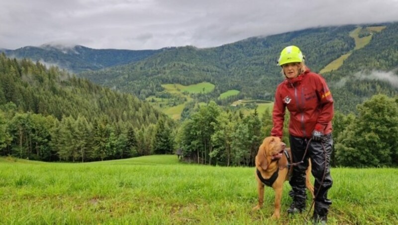 Alexandra Grunow mit Bloodhound Tao. (Bild: Alexandra Grunow/K9-Pro)
