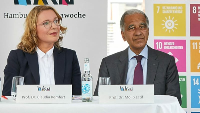 Mojib Latif (re.) macht sich auch Sorgen darüber, dass die deutsche Wirtschaft von neuen Märkten verdrängt werden könnte. (Bild: APA/AFP/dpa/Georg Wendt)