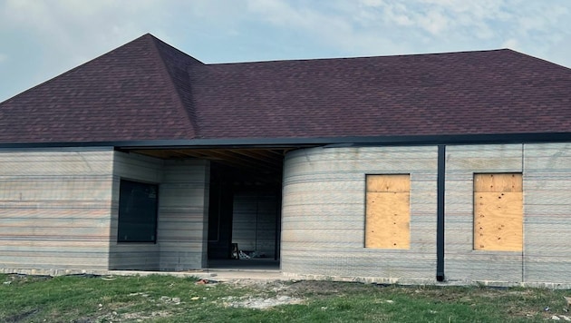 In den USA wurden mit dem neuen Spezialbeton bereits Häuser errichtet. Das Material soll stabiler, klimafreundlicher und billiger als konventioneller Mörtel sein. (Bild: Eco Material)