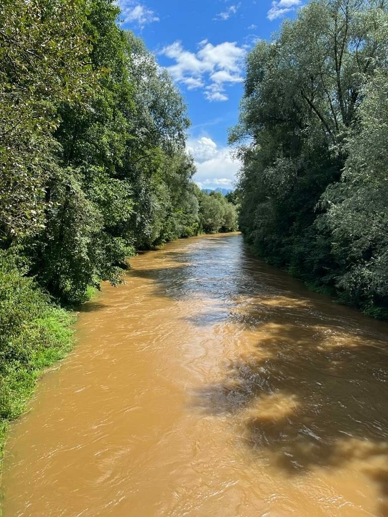 Nach den heftigen Regenfällen stieg auch der Wasserpegel der Glan bedrohlich an. (Bild: Alexander Schwab)