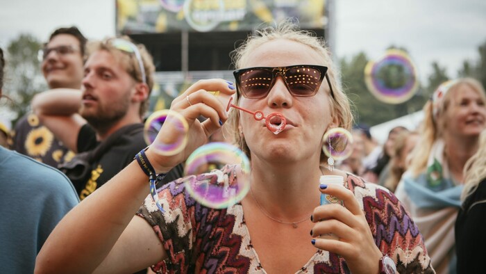 Bestens ausgerüstete Festival-Besucherin.