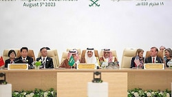 Die saudische Friedensinitiative hat Vertreter aus 40 Ländern zusammengebracht. (Bild: APA/AFP/SPA)