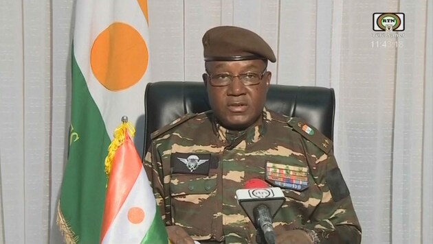 Der amtierende Chef der Militärregierung im Niger, Abdourahamane Tiani (Bild: AFP)