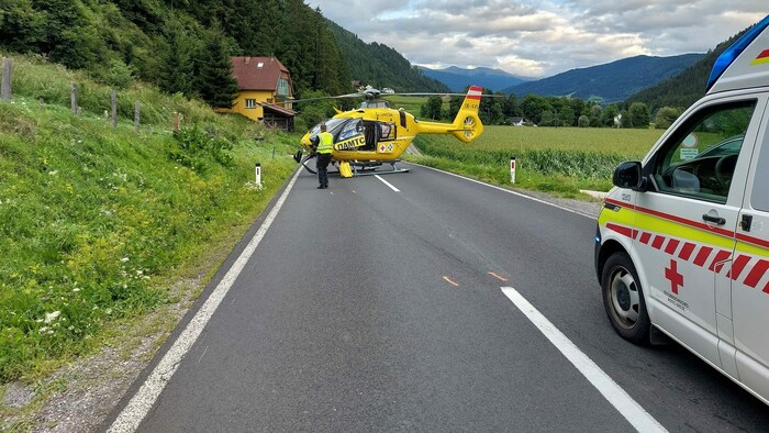 Bei dem Unfall wurden die beiden Lenker schwer verletzt. 