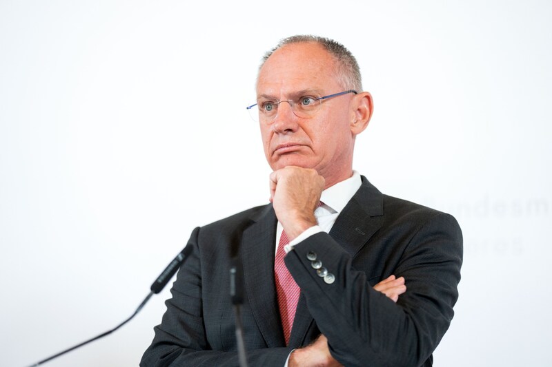 Karner während der Pressekonferenz (Bild: APA/GEORG HOCHMUTH)