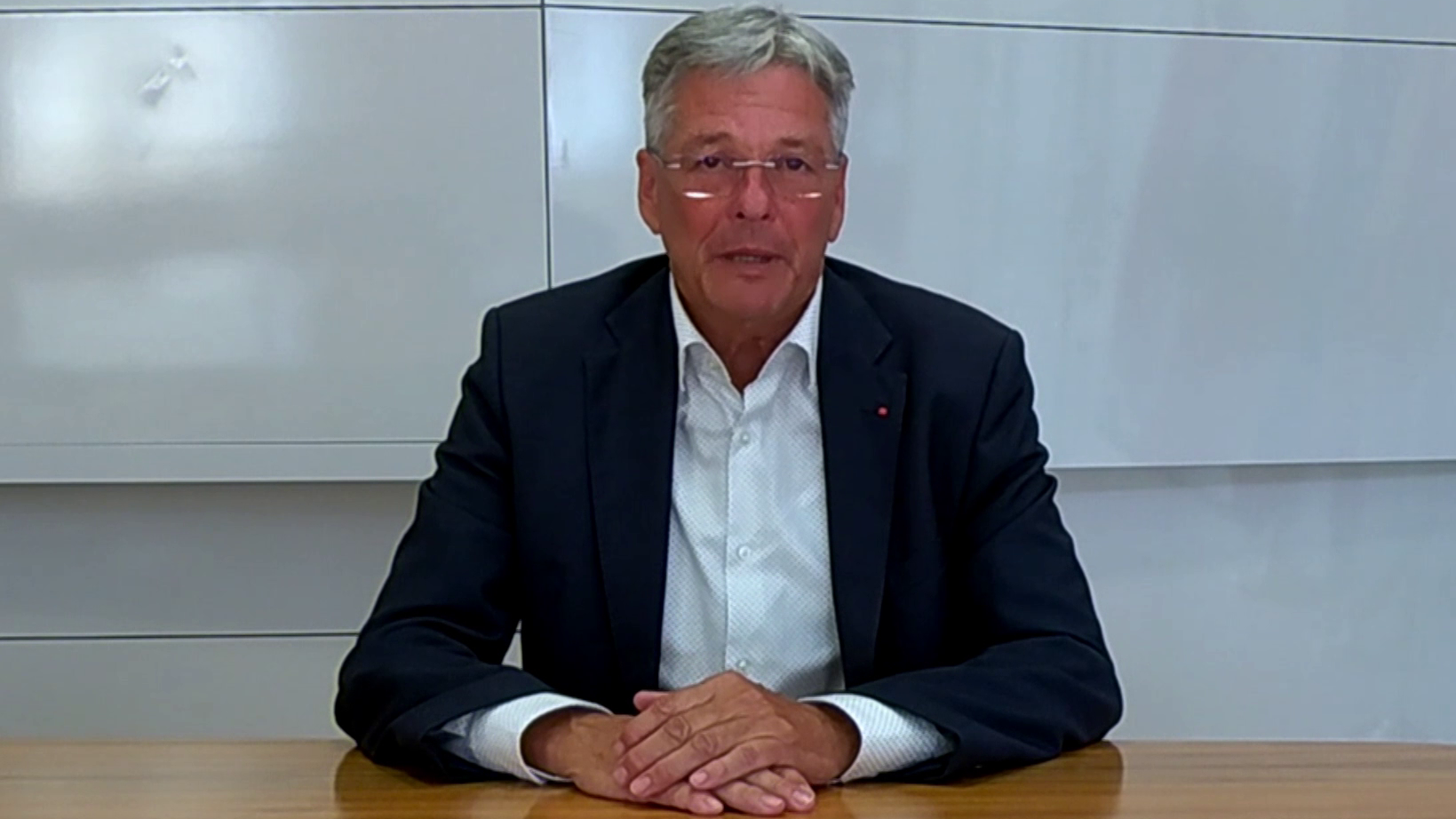 Der Kärntner Landeshauptmann Peter Kaiser (SPÖ) appelliert: „Seien Sie vorsichtig!“ (Bild: krone.tv)