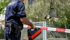 Nach dem Gasaustritt wurde das Areal rund um das Haus abgesperrt. (Bild: Liebl Daniel/zeitungsfoto.at)