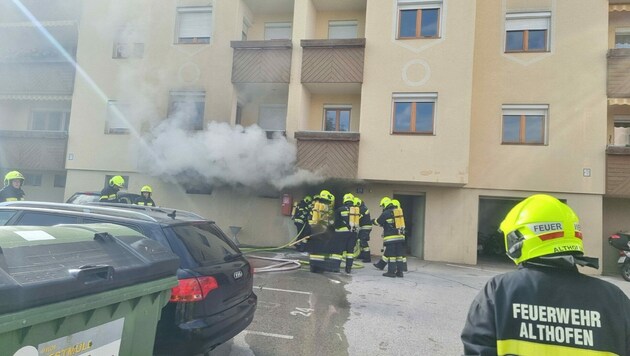 Die Feuerwehr Althofen rückte zu einem Kellerbrand aus. (Bild: FF Althofen)