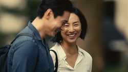 Die Schauspieler Teo Yoo und Greta Lee in einer romantischen Geschichte. (Bild: 2023 Twenty Years Rights LLC)