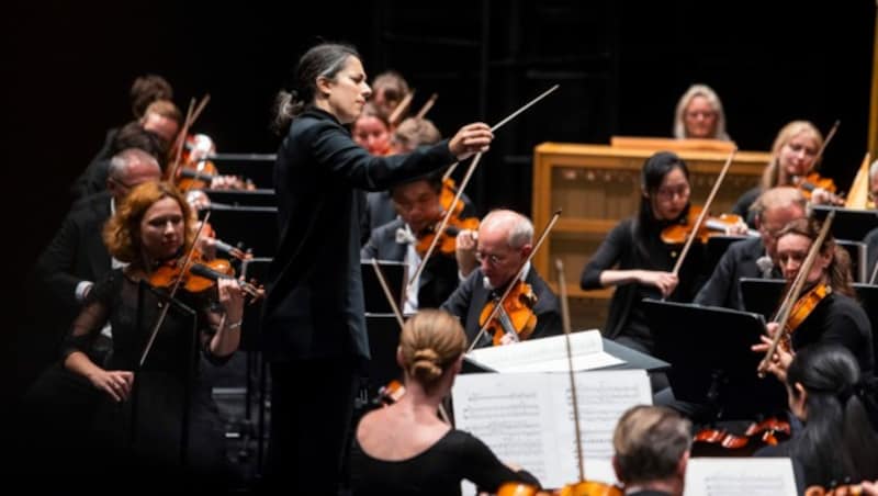 Die Französin Marie Jacquot dirigierte das dritte Orchesterkonzert bei den diesjährigen Bregenzer Festspielen. (Bild: Bregenzer Festspiele / mathis.studio)