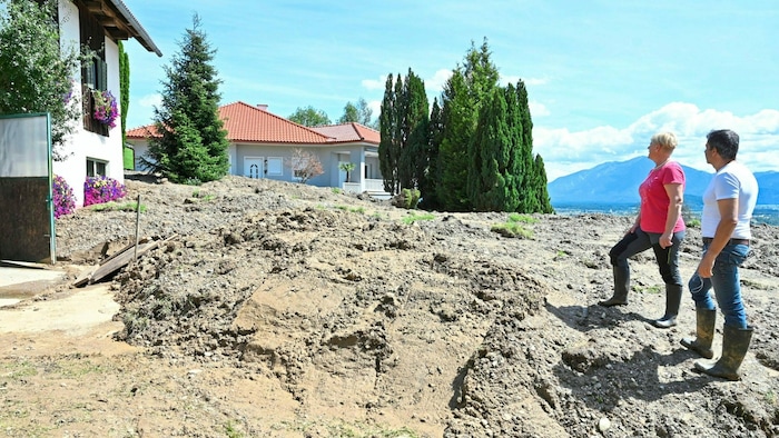 Das Wohnhaus von Brigitte und Walter Olschan wurde von Schlammmassen verschüttet.