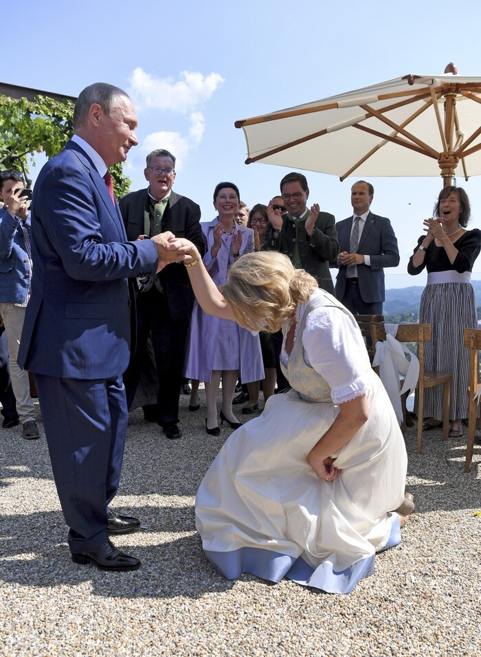 Putin bei der Hochzeit von Kneissl