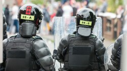 Polizisten in Nordirland während einer Ausschreitung (Bild: Stephen Barnes/stock.adobe.com)