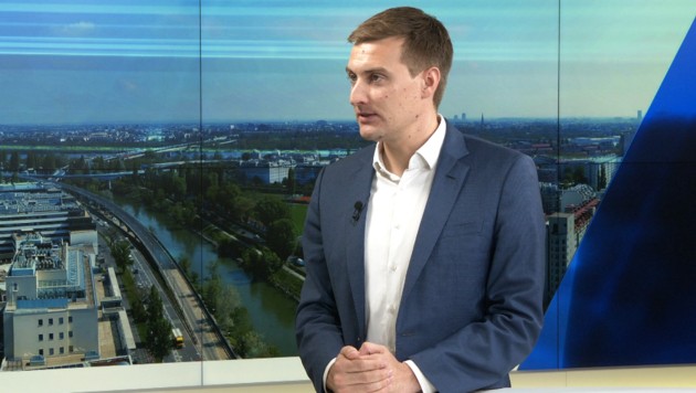 Hergovich: „Es kann nicht sein, dass die Banken die stillen Krisenprofiteure sind, über die niemand spricht.“ (Bild: krone.tv)