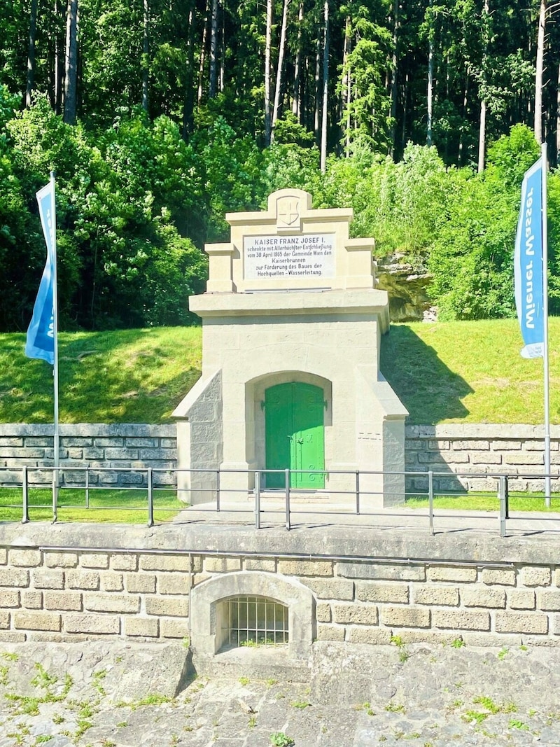 Das Wasserschloss der Kaiserbrunn-Quelle: Seit 1873 sprudelt hier das Wasser. (Bild: Diana Krulei)