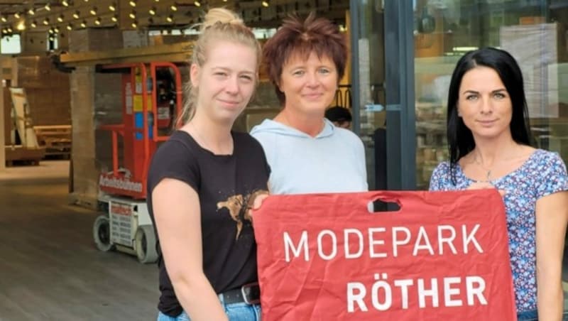 Monika Hager (M) und Tamara Narounig (l) spielen eine Führungsrolle. (Bild: Tragner Christian)