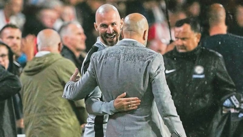 Coach Chris Ilzer (l.) konnte seinem Gegenüber Peter Bosz da nur gratulieren. (Bild: Pail Sepp)