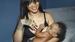 Baby RZA hat Mama RiRis neue Still-BHs schon getestet. (Bild: www.instagram.com/savagexfenty)