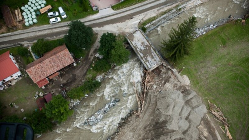 Die Naturkatastrophe hat Teile Sloweniens hart getroffen: Mehrere Ortschaften sind vollkommen abgeschnitten. (Bild: Österreichisches Bundesheer)