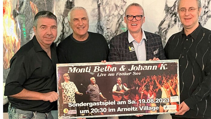 Eventorganisator Ralph Schader holt Monti Beton und Johann K. nach Faak.