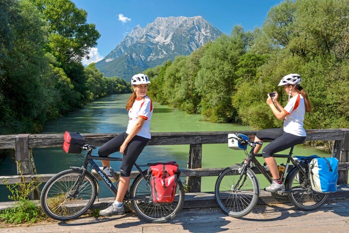 Ennsradweg mit Grimming bei Irdning