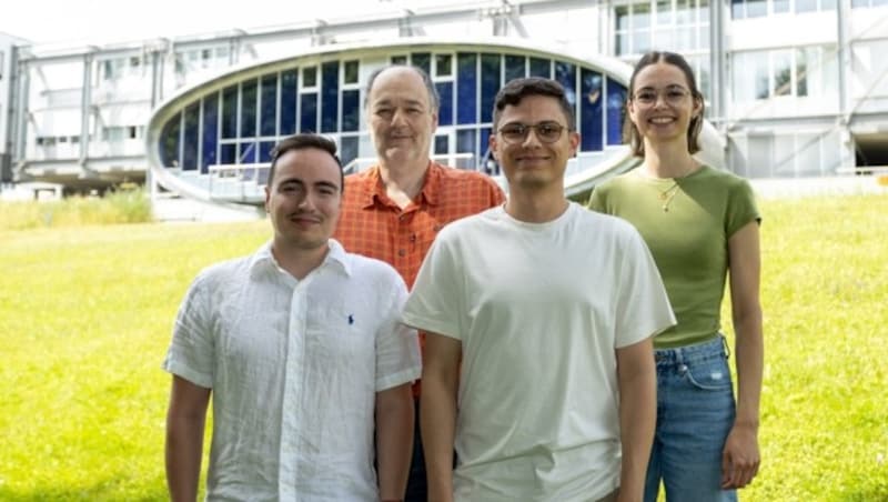 Die Forscher: A. Riegler, G. Ostermayer, Marcel Ciesla, Victoria Oberascher (v. l.). (Bild: FH OÖ)