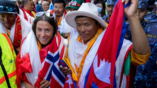 Krisitin Harila und Tenjen Lama Sherpa werden gefeiert, aber auch kritisiert. (Bild: AP)