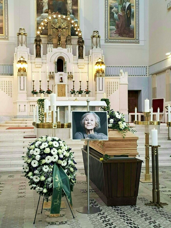 „Du bist unsterblich“, zollte Regisseur Xaver Schwarzenberger Bibiana Zeller zum Abschied ...