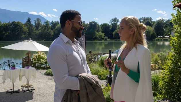 Sänger Cesár Sampson (li.) und Soko Donau-Star Lilian Klebow (re.)schauten vorbei. (Bild: Scharinger Daniel)