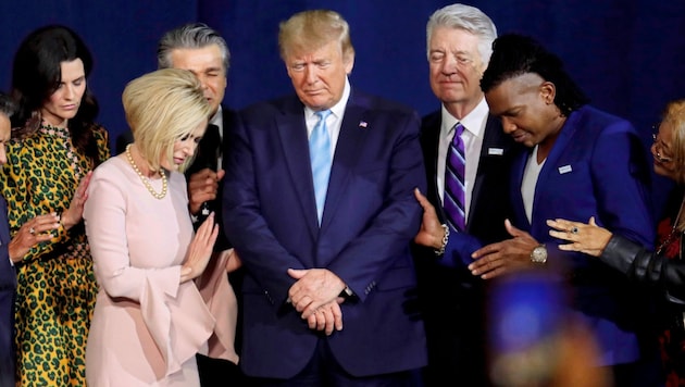 Die evangelikalen Christen verehren Donald Trump und beten regelmäßig für seine Wiederwahl. (Bild: AP)