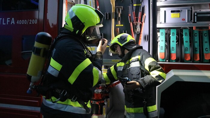 Der Einsatz von schwerem Atemschutz war notwendig.