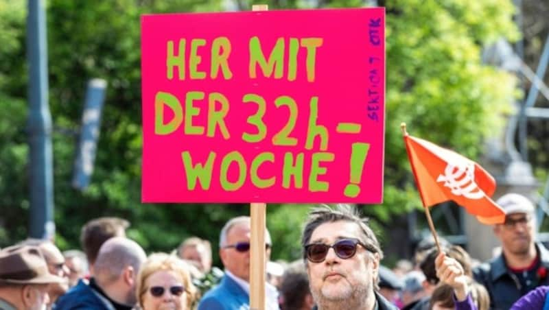 1. Mai am Wiener Rathausplatz: Da ist frei, weil Christen „irgendwas feiern“. (Bild: Weingartner-Foto/picturedesk.com)