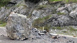 Dieses Trumm fiel in Untertauern auf die Straße (Bild: Land Salzburg/Gerald Valentin)