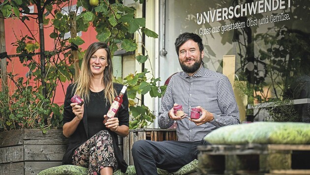 Cornelia und Andreas Diesenreiter, Geschäftsführer von Unverschwendet freuen sich über finanzielle Unterstützung. (Bild: Markus Wenzel)