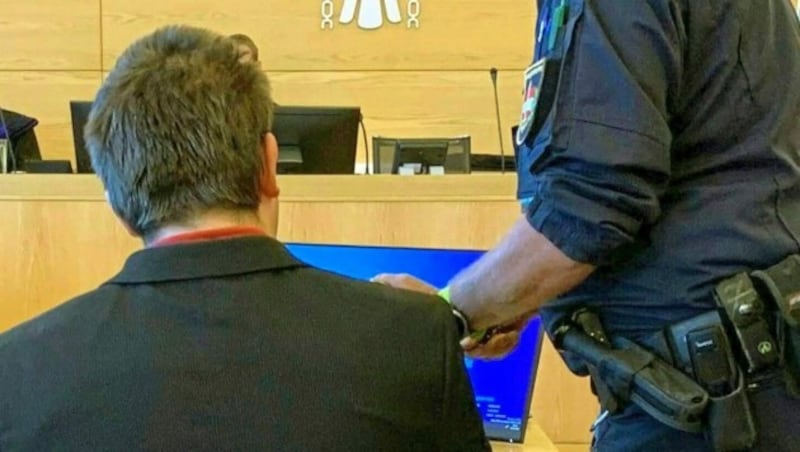 Ein Wiener griff aus Eifersucht zum Steakmesser - sein Anwalt plädierte auf Totschlag. (Bild: APA/picturedesk.com/Ingrid Kronberger)