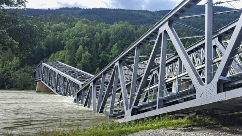 Bei dem Einsturz wurde zum Glück niemand verletzt. (Bild: Lars Skjeggestad Kleven / NTB)